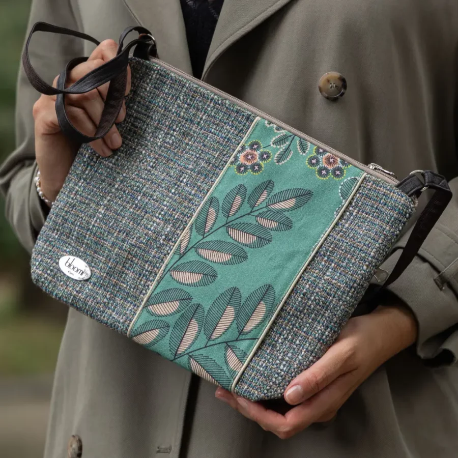 moyenne-pochette-bandouliere-tweed-vert-fleurs-vegan-motifs-feuilles