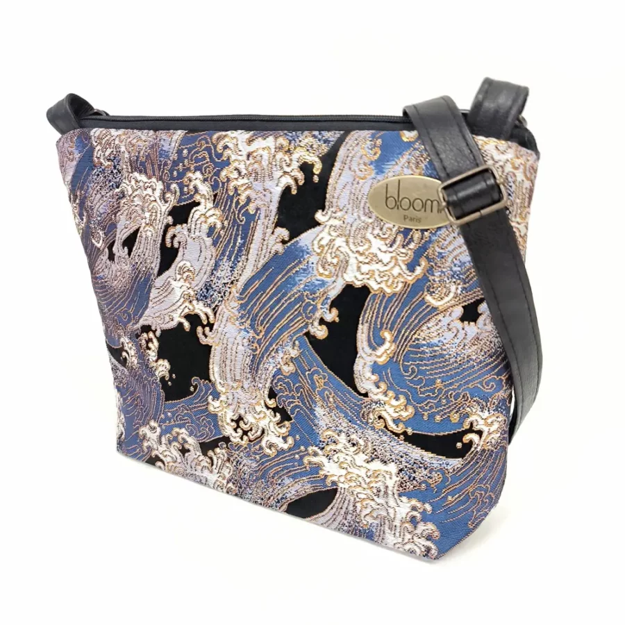 petit-sac-vegan-bandouliere-de-cote-vagues-bleu-blanc-noir-motifs-japonais-de-kimono