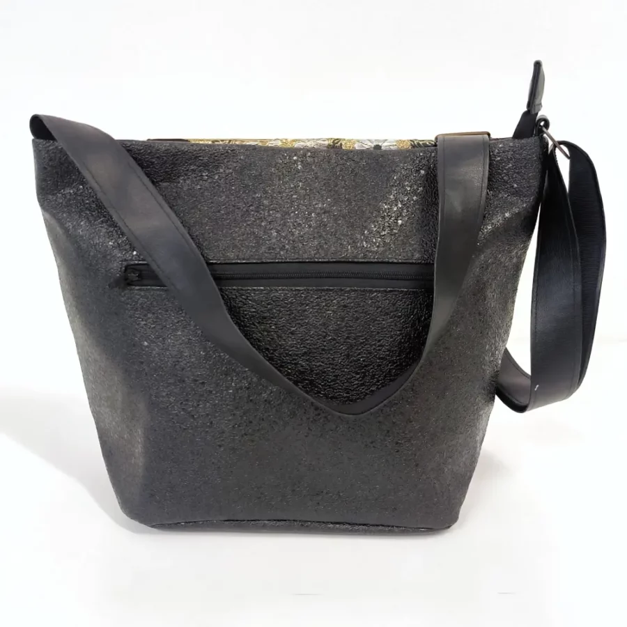 sac-tote-mini-bandouliere-noir-or-argent-kimono-precieux-cuir-vegan-fleurs-chrysanthemes-2-dos-du-sac-avec-zip