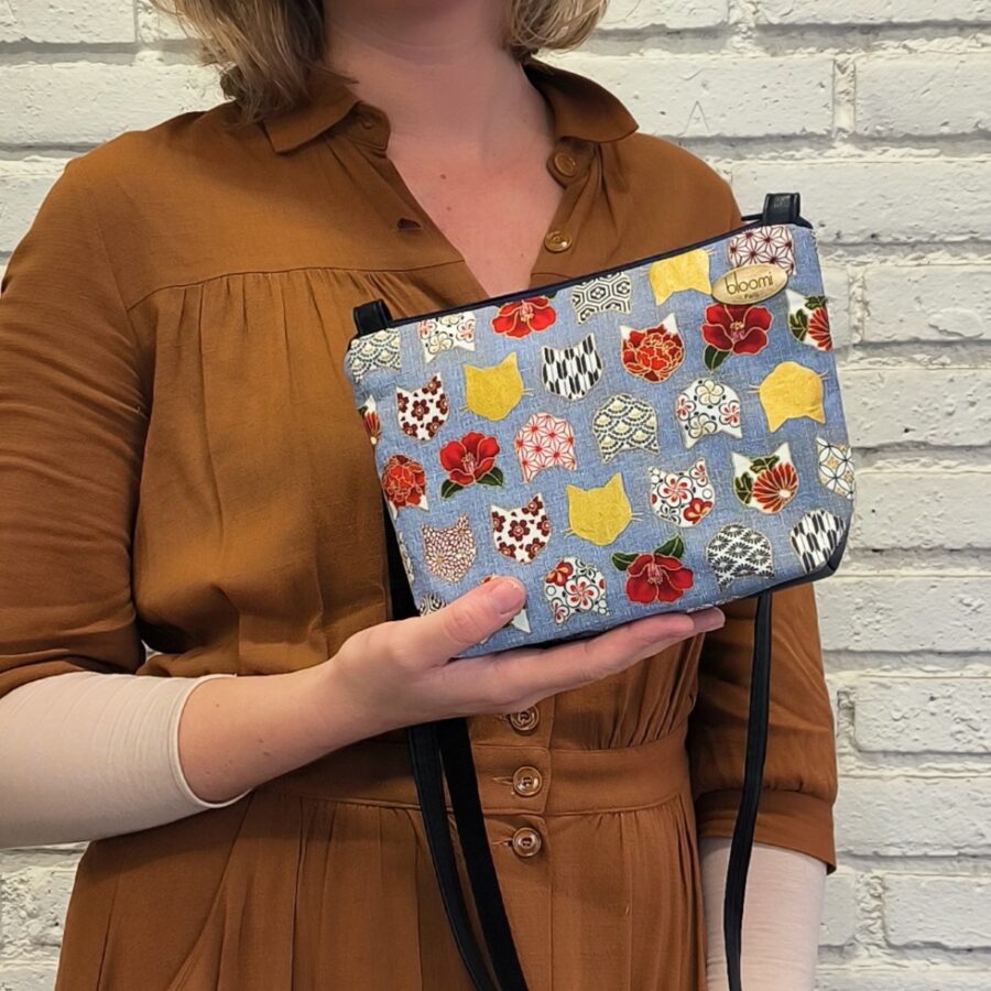 Petit sac bandoulière vegan avec Têtes de chats Bleu et Or